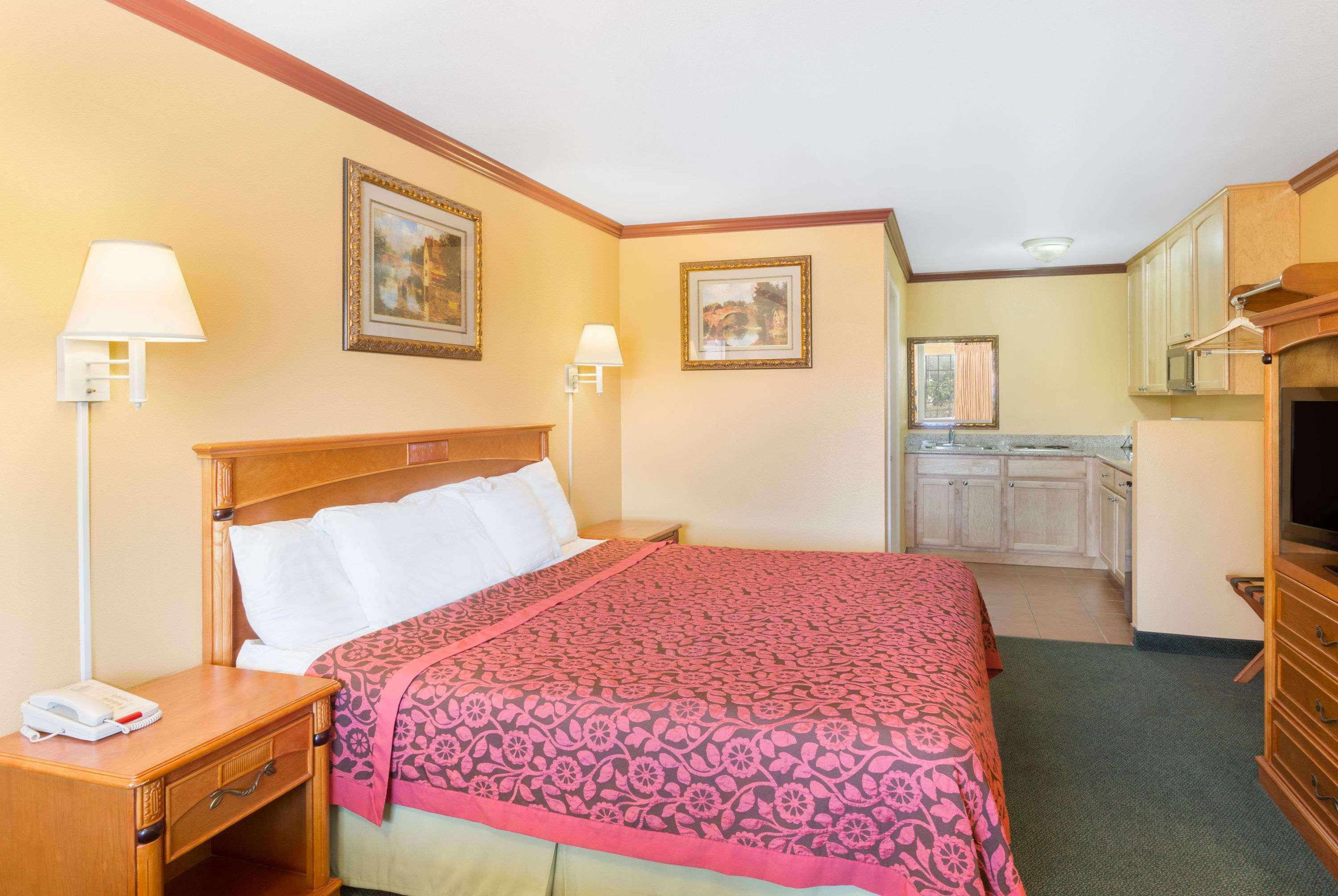 Days Inn By Wyndham King City Luaran gambar