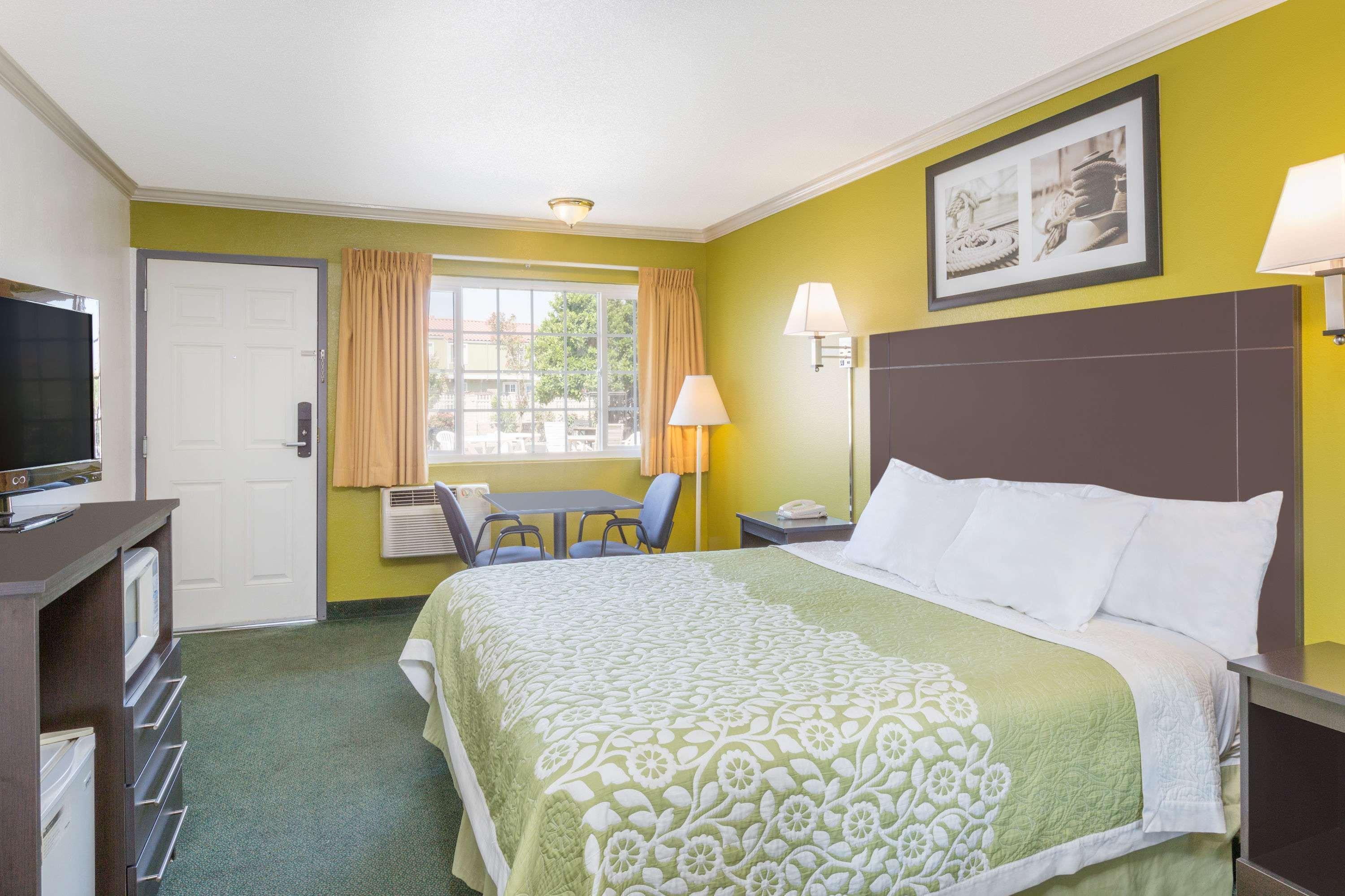 Days Inn By Wyndham King City Luaran gambar
