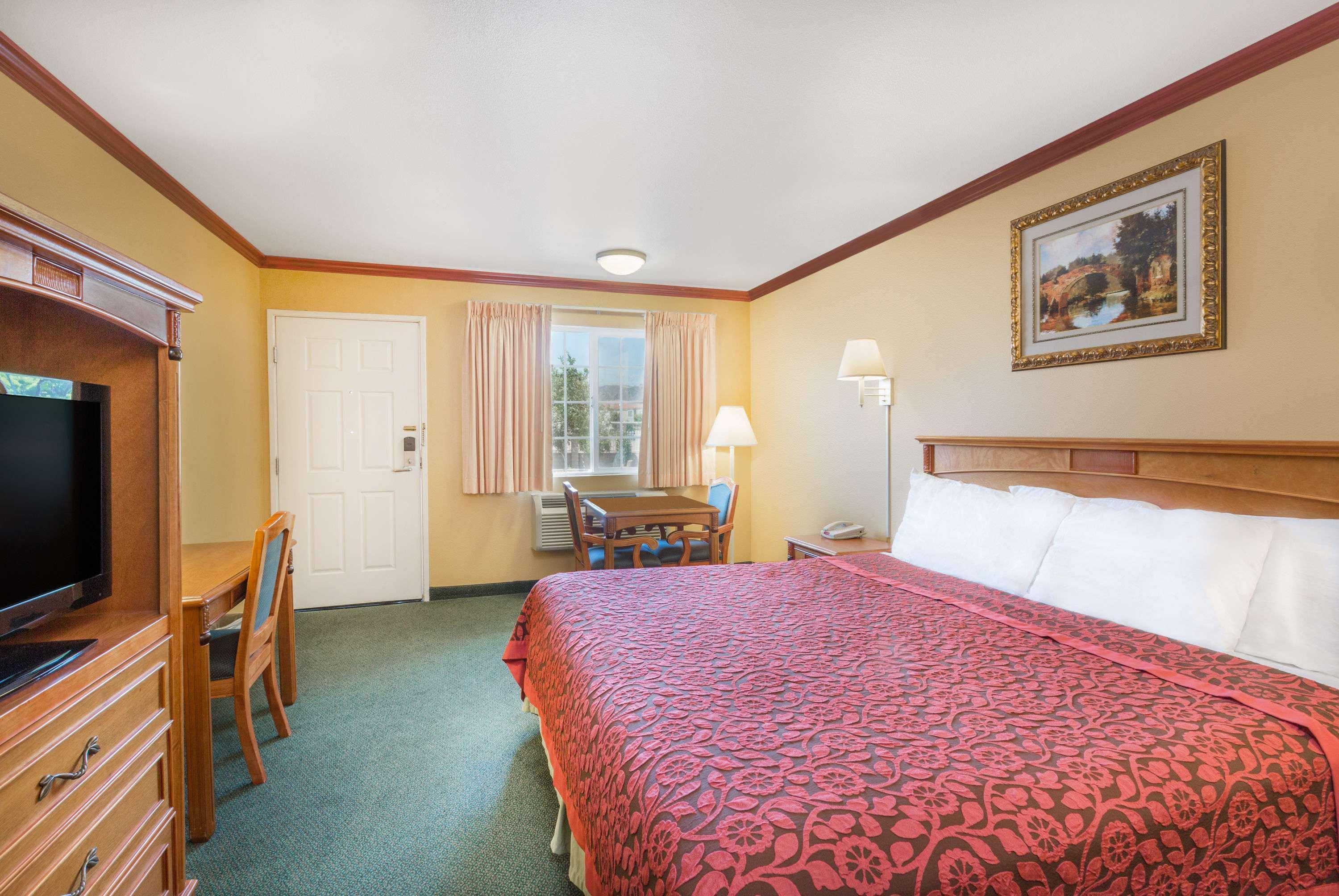 Days Inn By Wyndham King City Luaran gambar