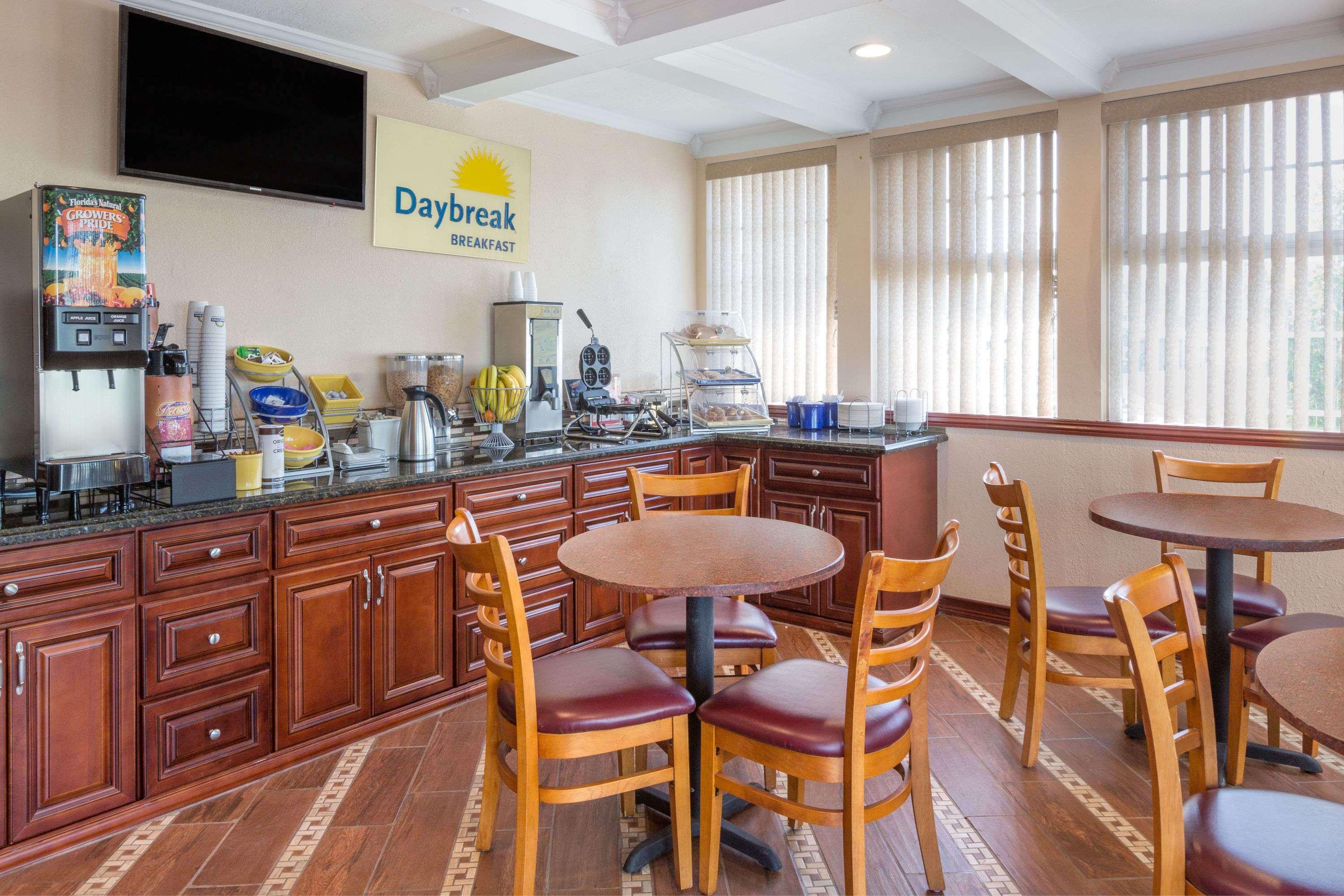 Days Inn By Wyndham King City Luaran gambar