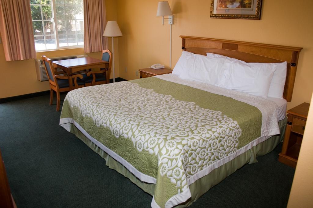 Days Inn By Wyndham King City Luaran gambar